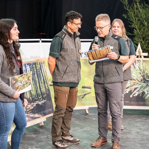 Waldliebe - Wie wir den Wald sehen 🌲🍄🦋📸

So lautet der Titel unseres ForstBW Kalenders 2025. 
Das Besondere – alle...